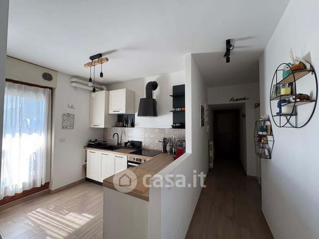 Appartamento in residenziale in Via Fernando Santi 5