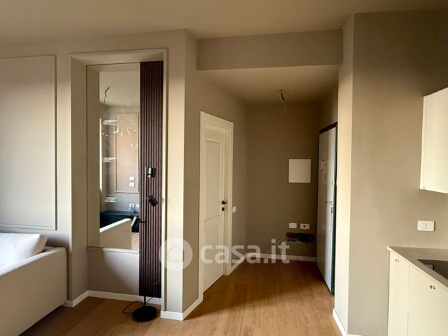 Appartamento in residenziale in Via Sporting Mirasole 12