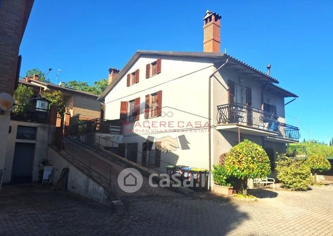 Casa indipendente in residenziale in