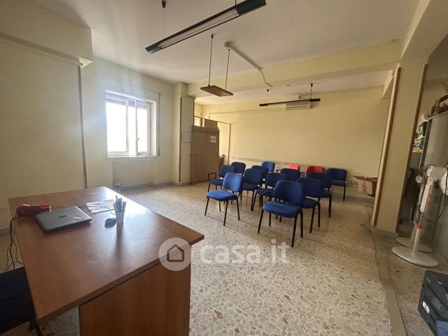 Ufficio in commerciale in Corso Arnaldo Lucci 96