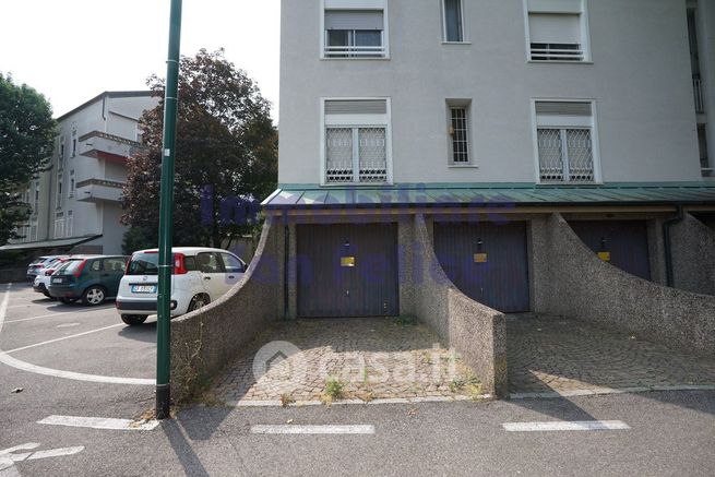 Box/posto auto in residenziale in Strada Prima 21