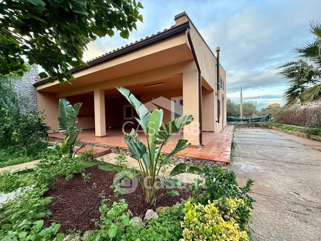 Villa in residenziale in Via Romania 24