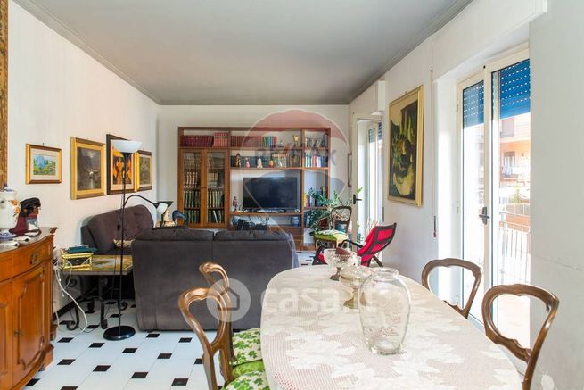 Appartamento in residenziale in Via Medina 4