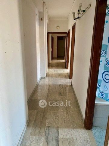Appartamento in residenziale in Viale dei Pini 101