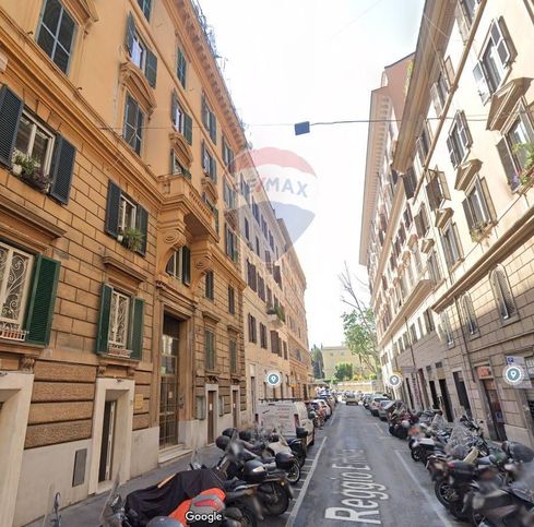 Ufficio in commerciale in 