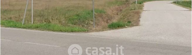 Terreno agricolo in commerciale in Via Po