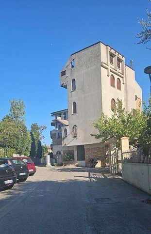 Appartamento in residenziale in Via Monte la Meta