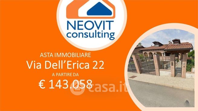 Villetta a schiera in residenziale in Via dell'Erica 22