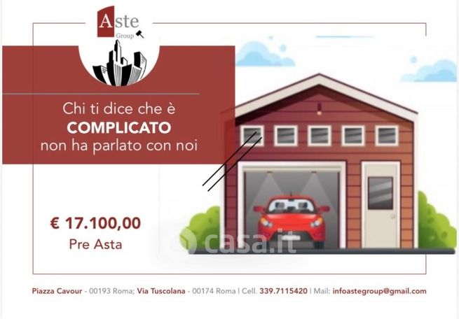 Box/posto auto in residenziale in Viale Sicilia 53