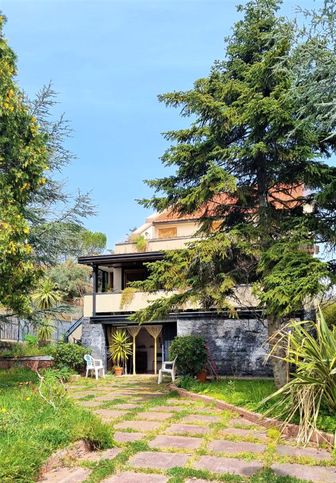 Villa in residenziale in 