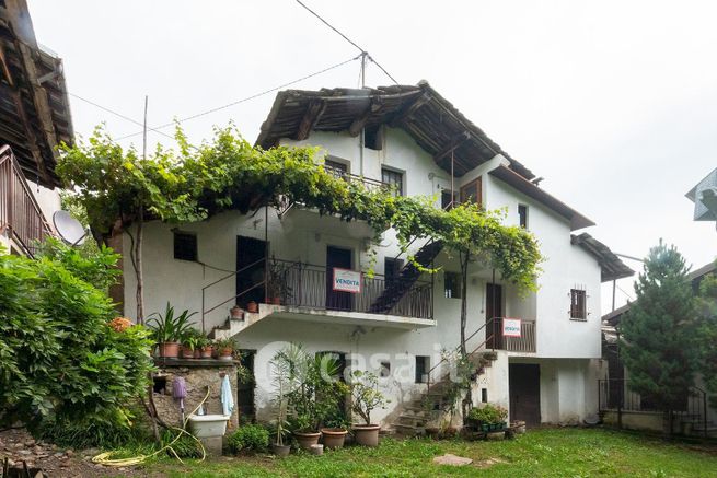 Casa bi/trifamiliare in residenziale in Strada Provinciale 180 9