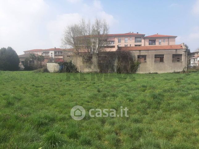 Terreno edificabile in residenziale in Via Magnago 24