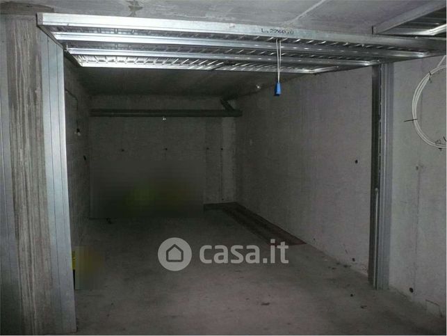 Box/posto auto in residenziale in Via Dalcerri Tosi 7
