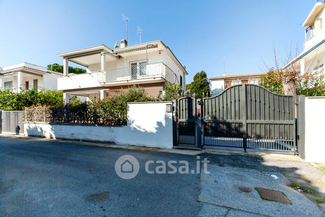 Casa indipendente in residenziale in Via Tagliamento 26