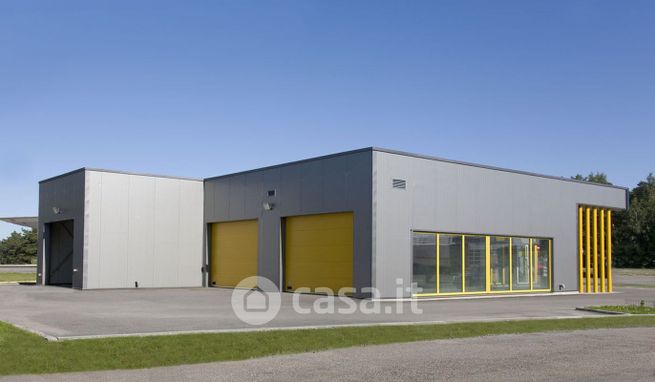 Capannone in commerciale in Viale dell'Industria