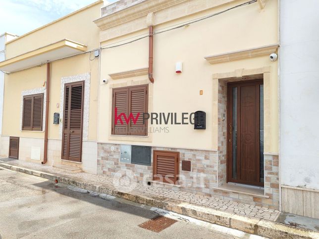 Casa indipendente in residenziale in Via Annibale Cartaginese 3
