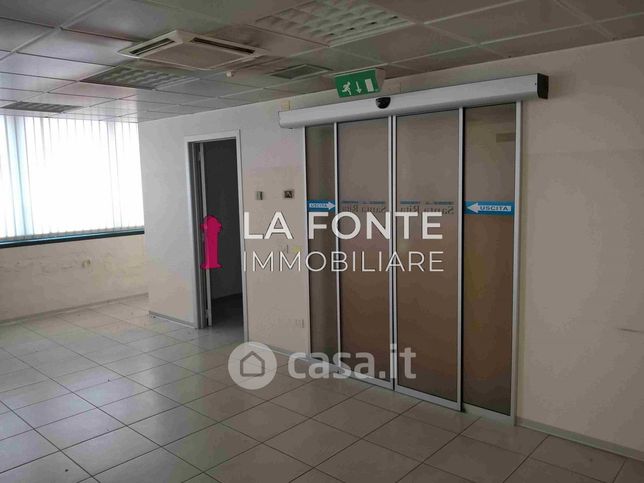 Ufficio in commerciale in Via Pastore