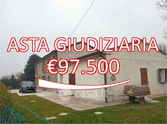 Rustico/casale in residenziale in Strada Rovigana 29