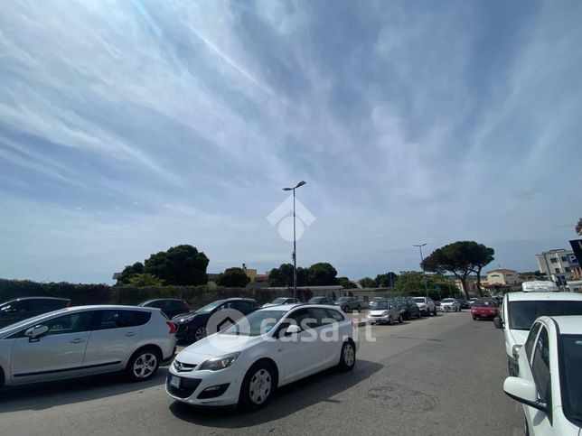 Box/posto auto in residenziale in Via Montenuovo Licola Patria