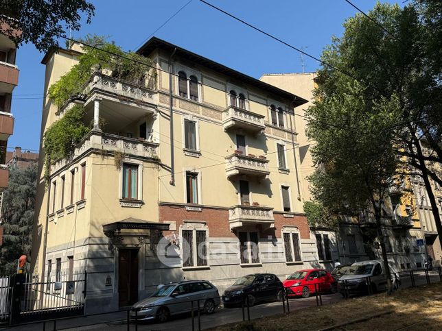 Box/posto auto in residenziale in Via Mac Mahon 21