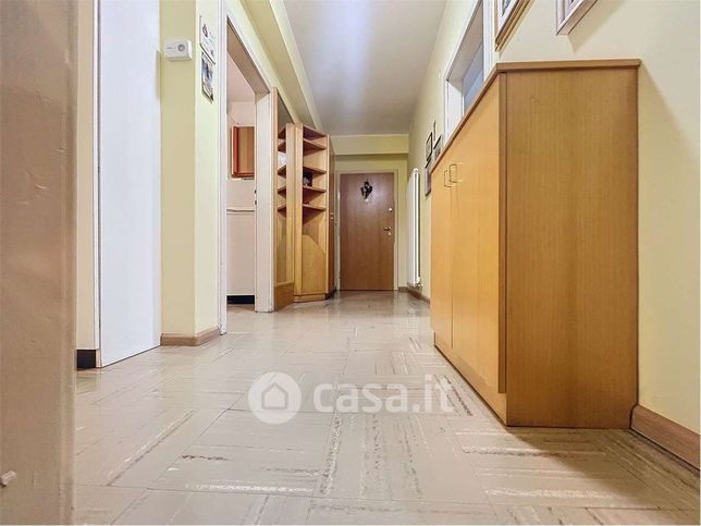 Appartamento in residenziale in Via della Mendola 41