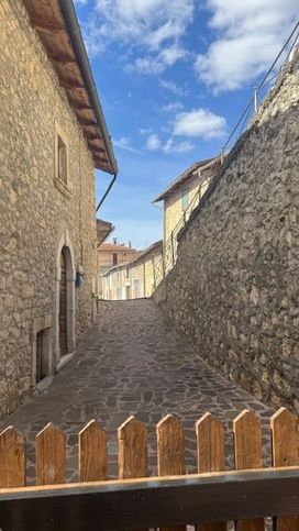 Casa indipendente in residenziale in Via Coda Bassa