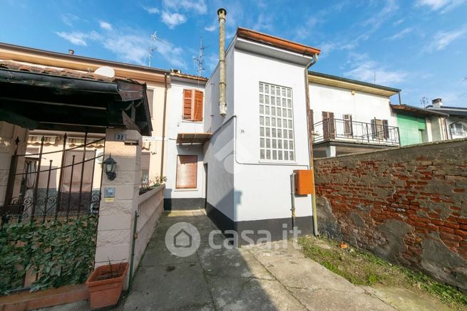 Casa indipendente in residenziale in Via Fontana 31