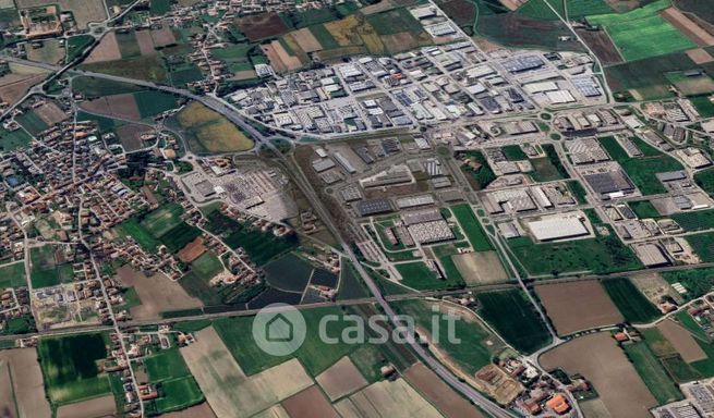 Capannone in commerciale in Via Maestri del Lavoro