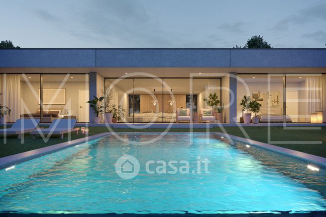 Villa in residenziale in Via Ugo Foscolo