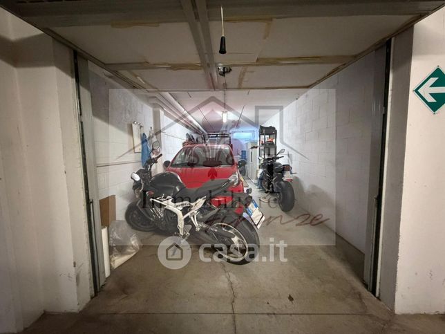 Box/posto auto in residenziale in Via Arturo Toscanini