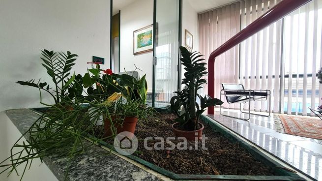 Ufficio in commerciale in 