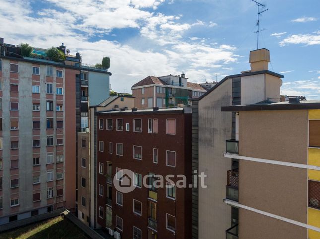 Garage/posto auto in residenziale in Piazzale Libia 1