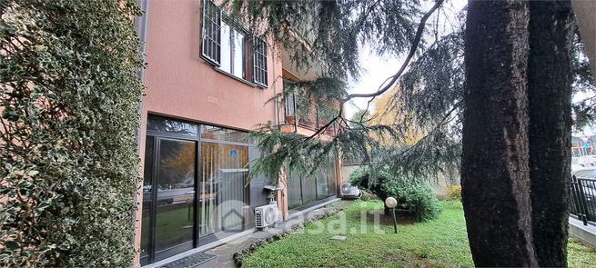 Ufficio in commerciale in 