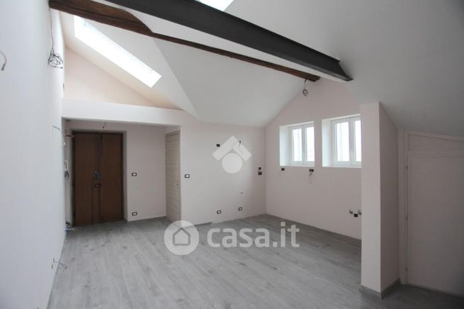 Appartamento in residenziale in Via Virginio 49