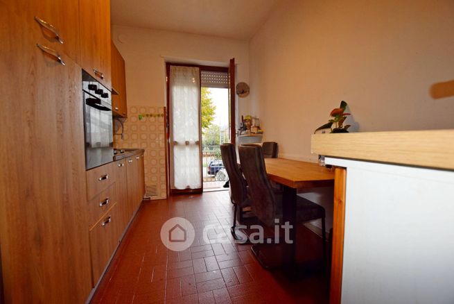 Appartamento in residenziale in Via Alba 29