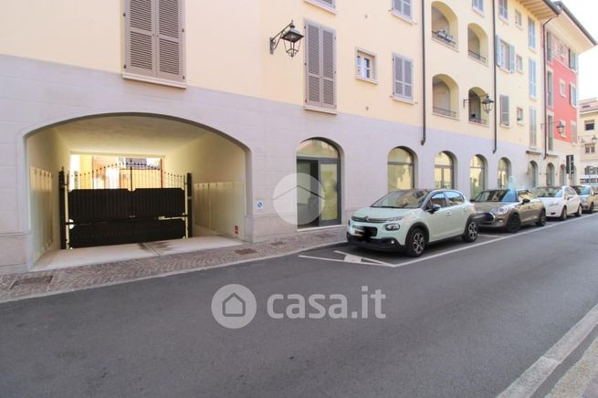 Ufficio in commerciale in Via Abate Angelini
