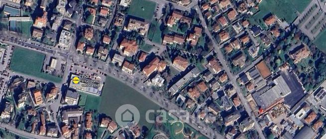 Box/posto auto in residenziale in Via Resia