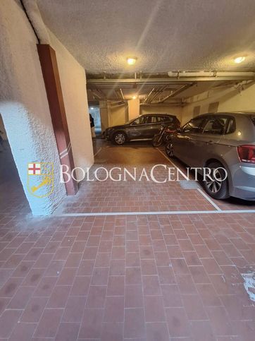 Box/posto auto in residenziale in Via del Borgo di San Pietro