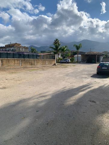 Terreno agricolo in commerciale in Via Francesco Crispi 3