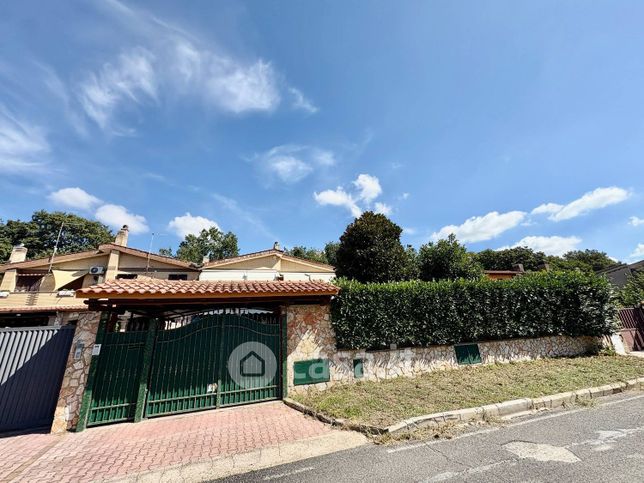 Casa bi/trifamiliare in residenziale in Via Guido D'Arezzo