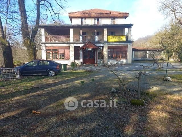 Attivitã /licenza (con o senza mura) in commerciale in Via Alzaia del Naviglio Grande
