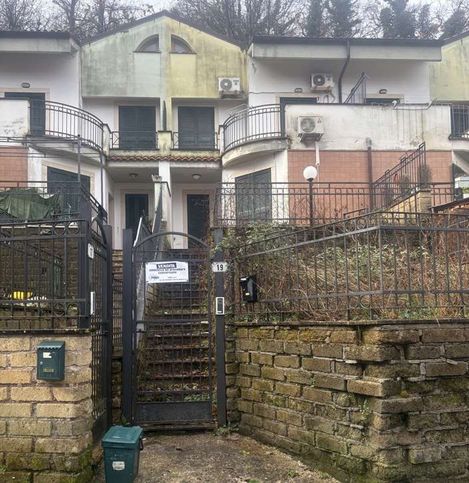 Appartamento in residenziale in Via Saturnino Ciuffa 19