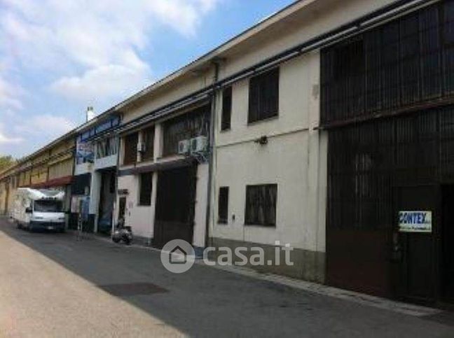 Capannone in commerciale in Via Padana Superiore