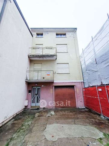 Villetta a schiera in residenziale in Via Guglielmo Marconi 21