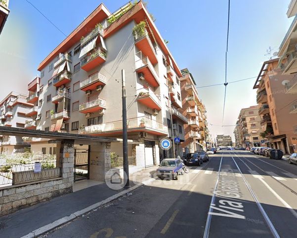 Appartamento in residenziale in Via Giacomo Bresadola 27