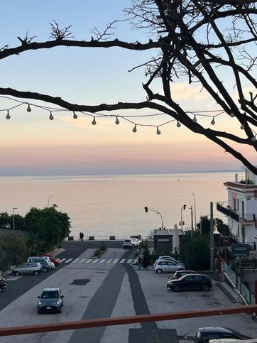 Appartamento in residenziale in Via Angelo Musco 1