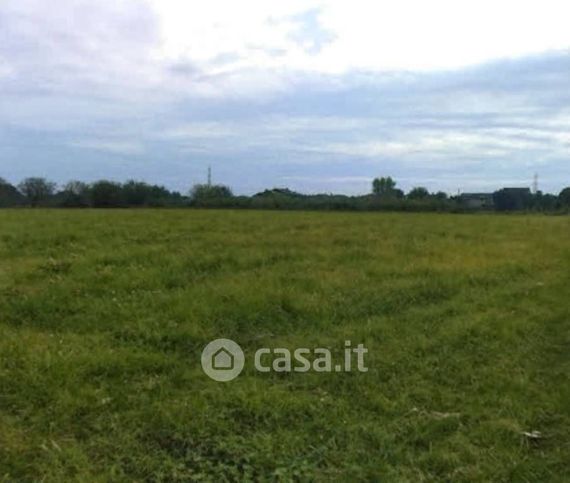 Terreno agricolo in commerciale in Via del Rosario