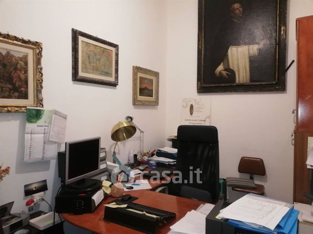 Ufficio in commerciale in 