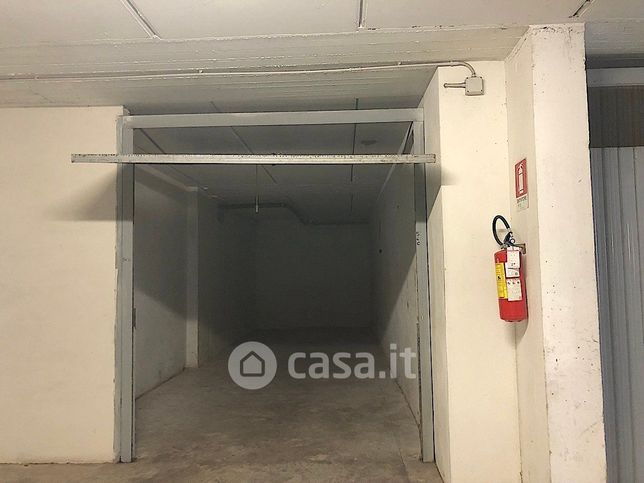 Garage/posto auto in residenziale in Via Bologna