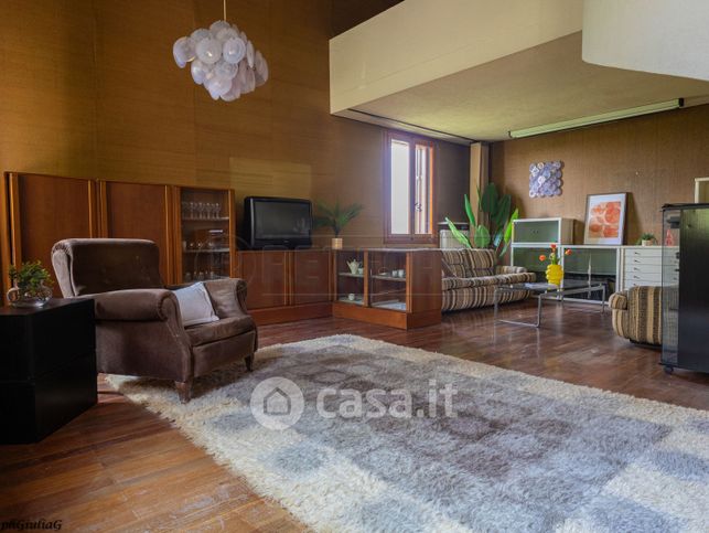 Casa bi/trifamiliare in residenziale in Via San Francesco 1